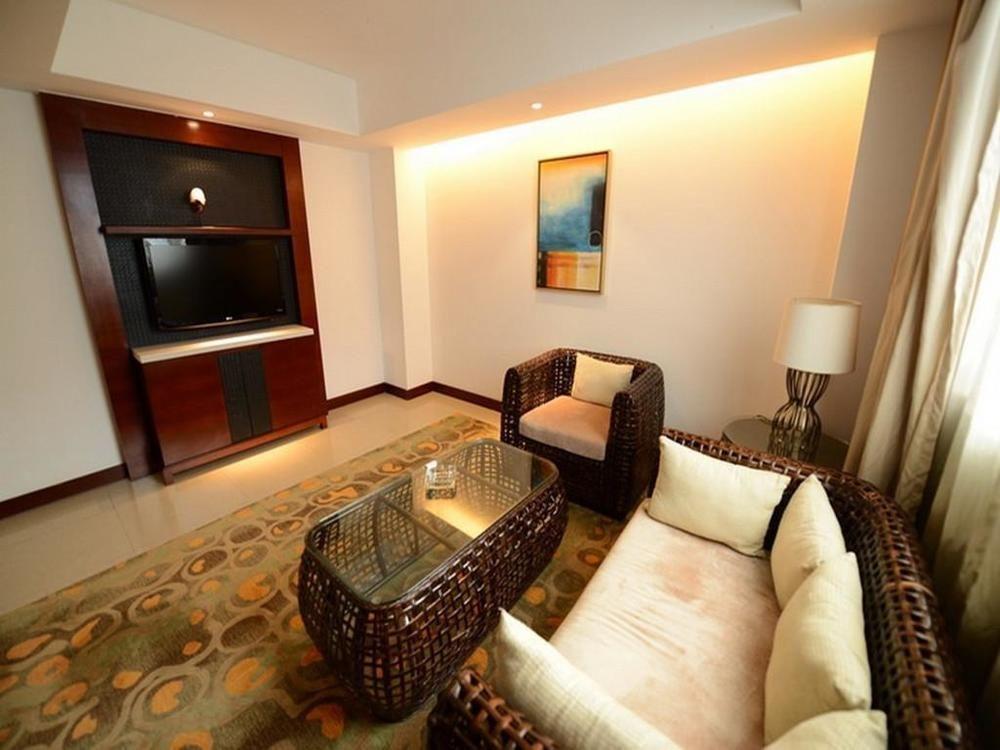 Marina Spa Hotel Sanya Exteriör bild